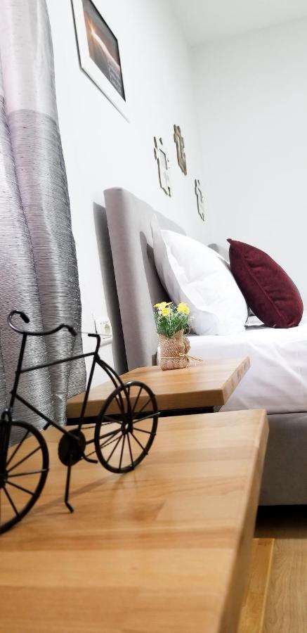 Spacious And Cozy Apartment - Ajia Apartment Tirana Buitenkant foto