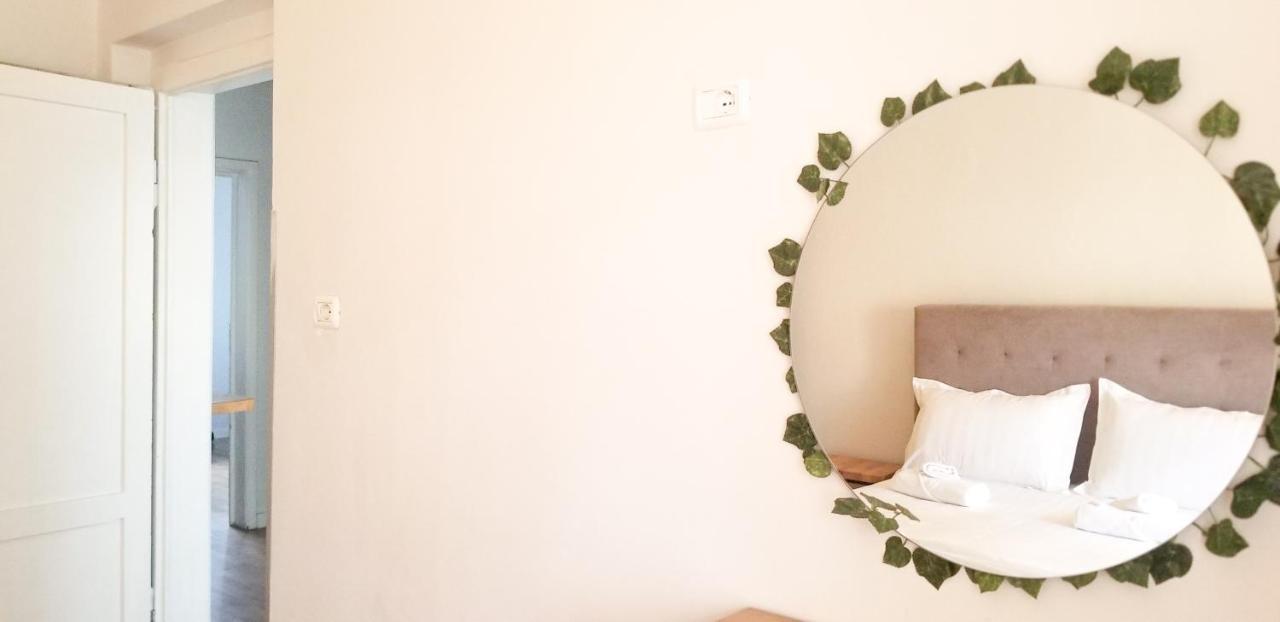 Spacious And Cozy Apartment - Ajia Apartment Tirana Buitenkant foto